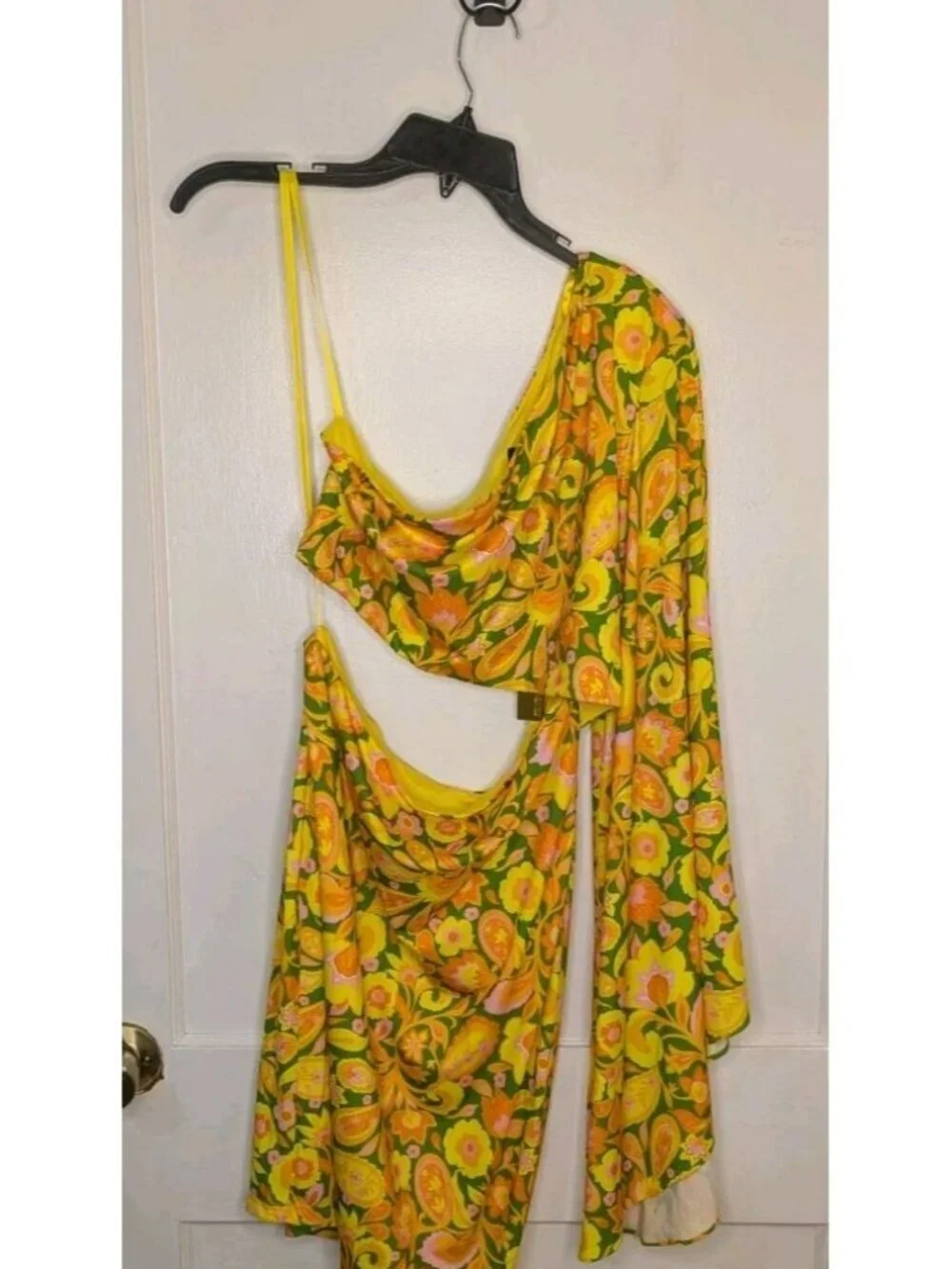 NWT Size Large Alexia Admor Reese One Shoulder Cut Out Mini Dress Bright Yellow